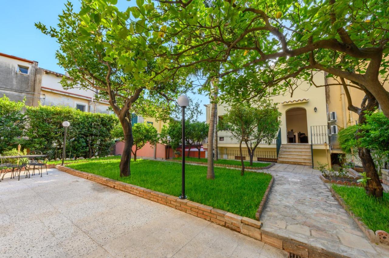 Villa Valverde Apartments E B&B Таормина Екстериор снимка