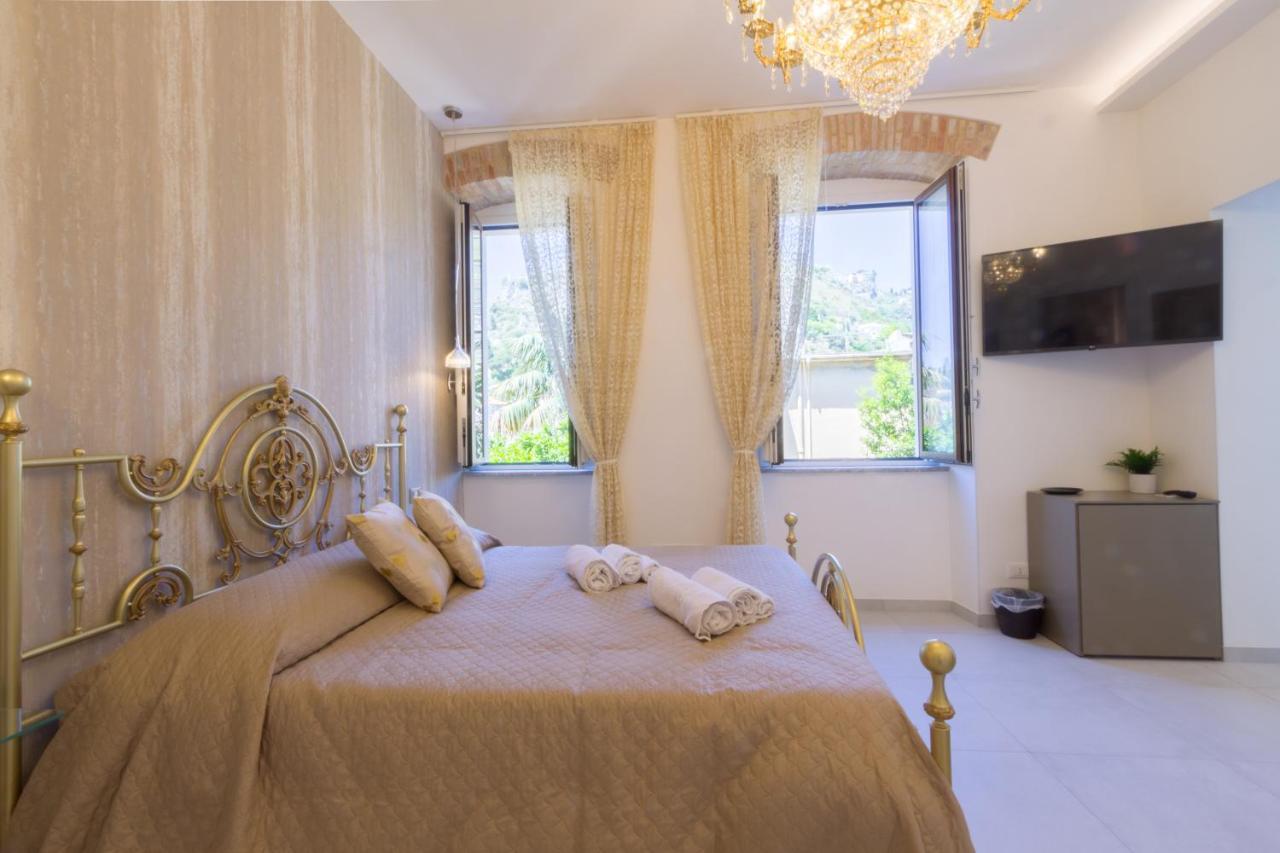 Villa Valverde Apartments E B&B Таормина Екстериор снимка